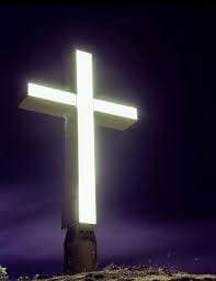 The-Hollywood-Cross_01