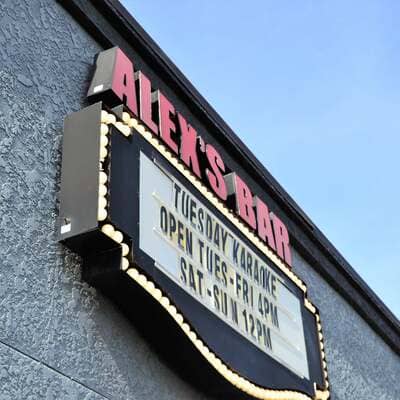venue-alexs-bar_karaoke
