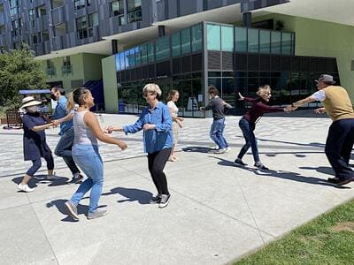 swing dance_ivy station