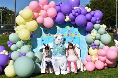 2-girls-witting-with-bunny (1)
